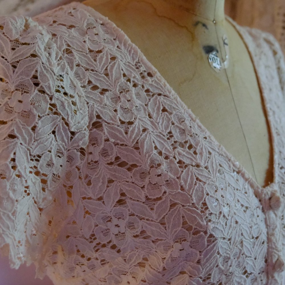 Romantic Lace Top - Picture 3 of 5